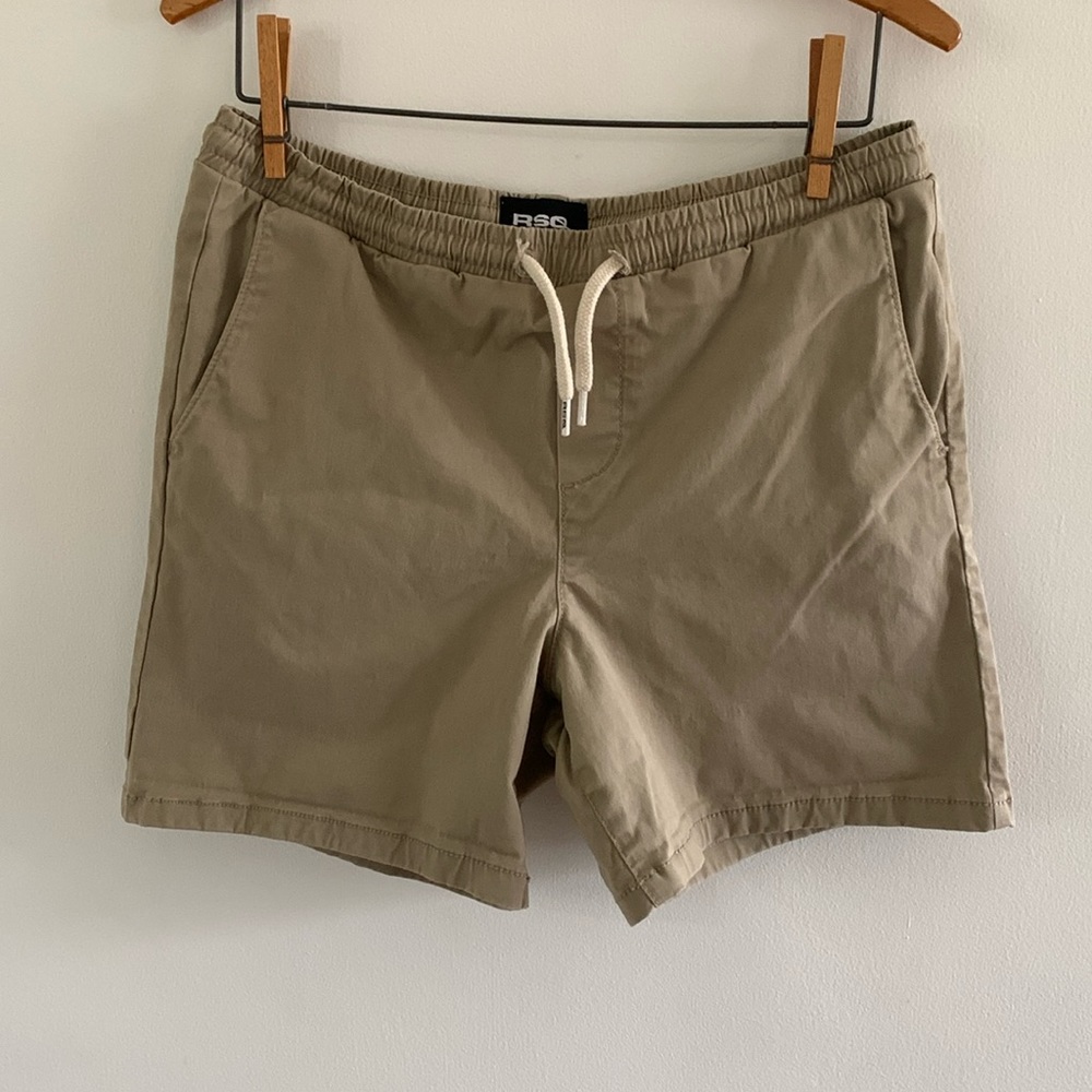 RSQ men’s small khaki shorts